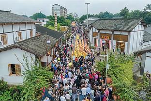 尽力了！科林斯20分钟9中7高效拿到25分6篮板